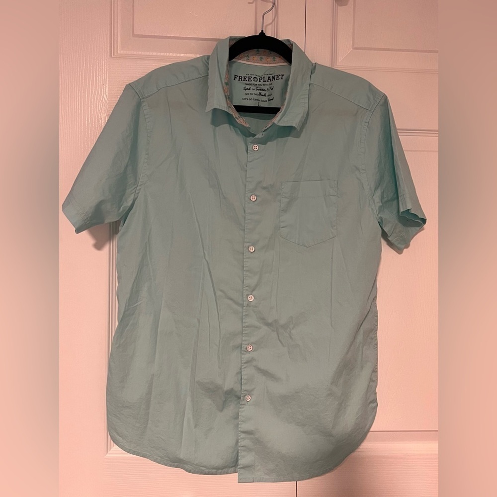 Men's Large Free Planet Short Sleeved Collared Button Down Top
